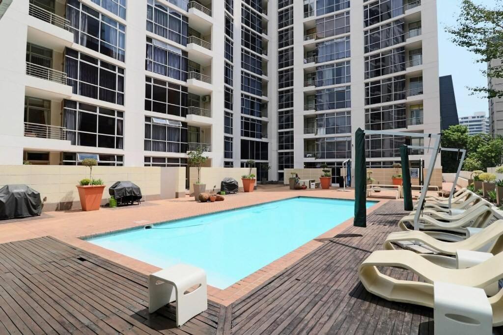 Upmarket Sandton Hydro Park Apartments Johannesburg Esterno foto