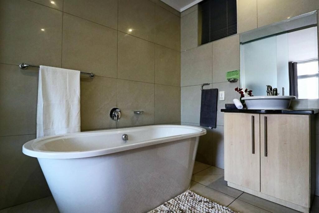 Upmarket Sandton Hydro Park Apartments Johannesburg Esterno foto