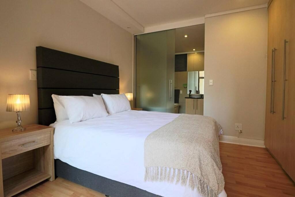 Upmarket Sandton Hydro Park Apartments Johannesburg Esterno foto